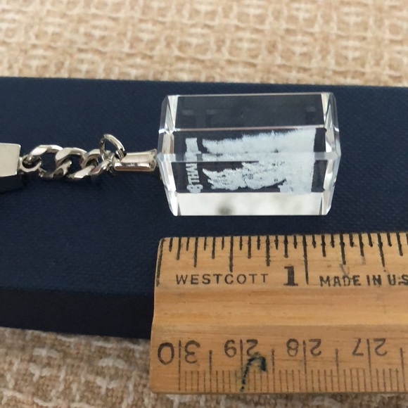 Vintage Collectible Southeast Asia Express airline glass etched keychain - Picture 11 of 14